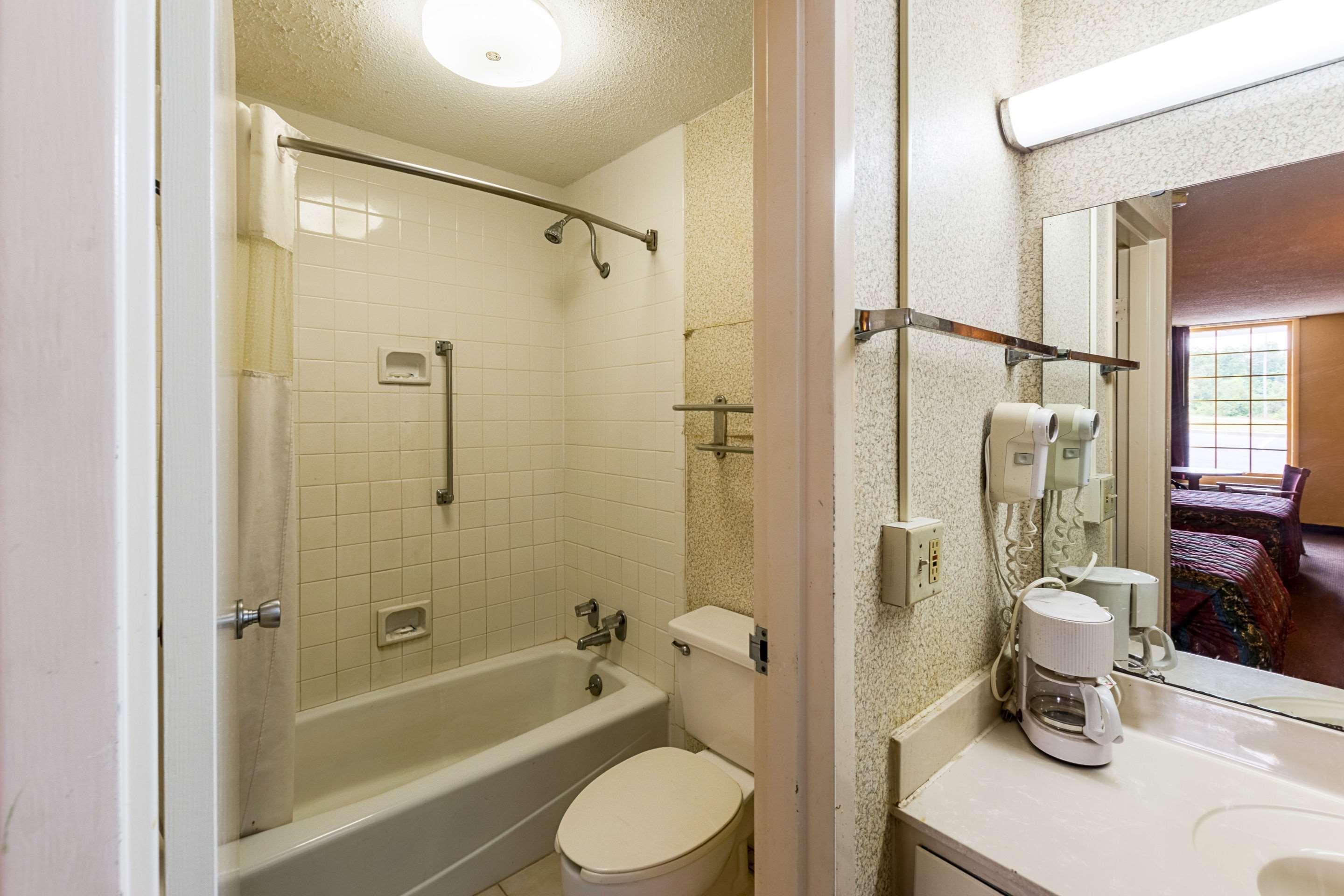Orangeburg Inn & Suites ภายนอก รูปภาพ
