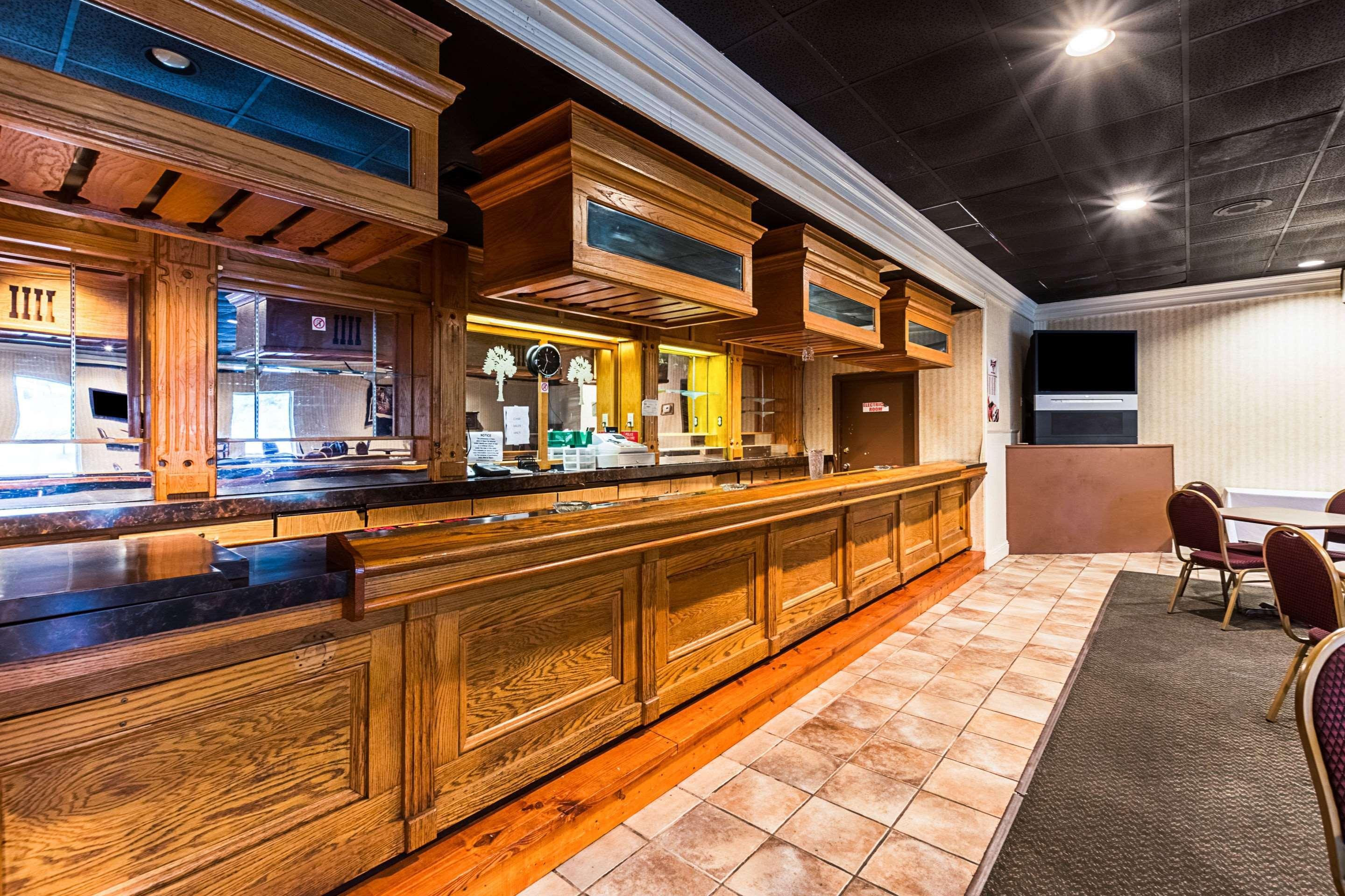Orangeburg Inn & Suites ภายนอก รูปภาพ