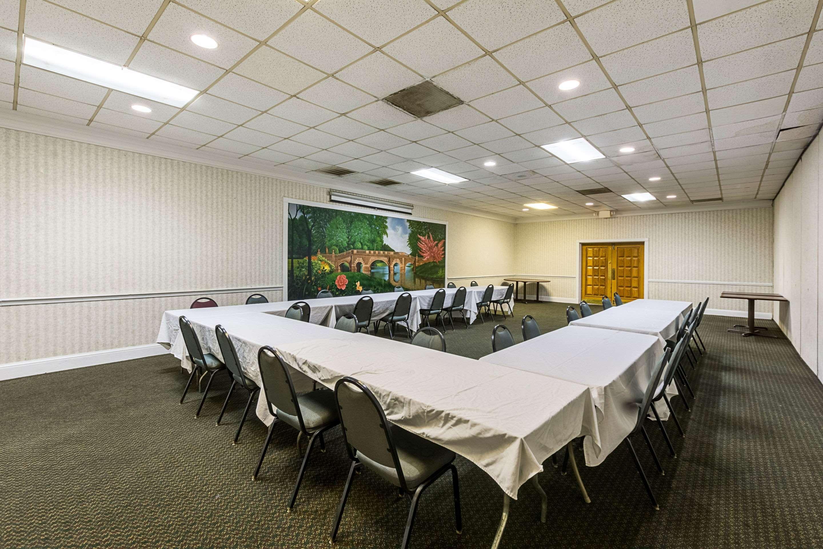 Orangeburg Inn & Suites ภายนอก รูปภาพ