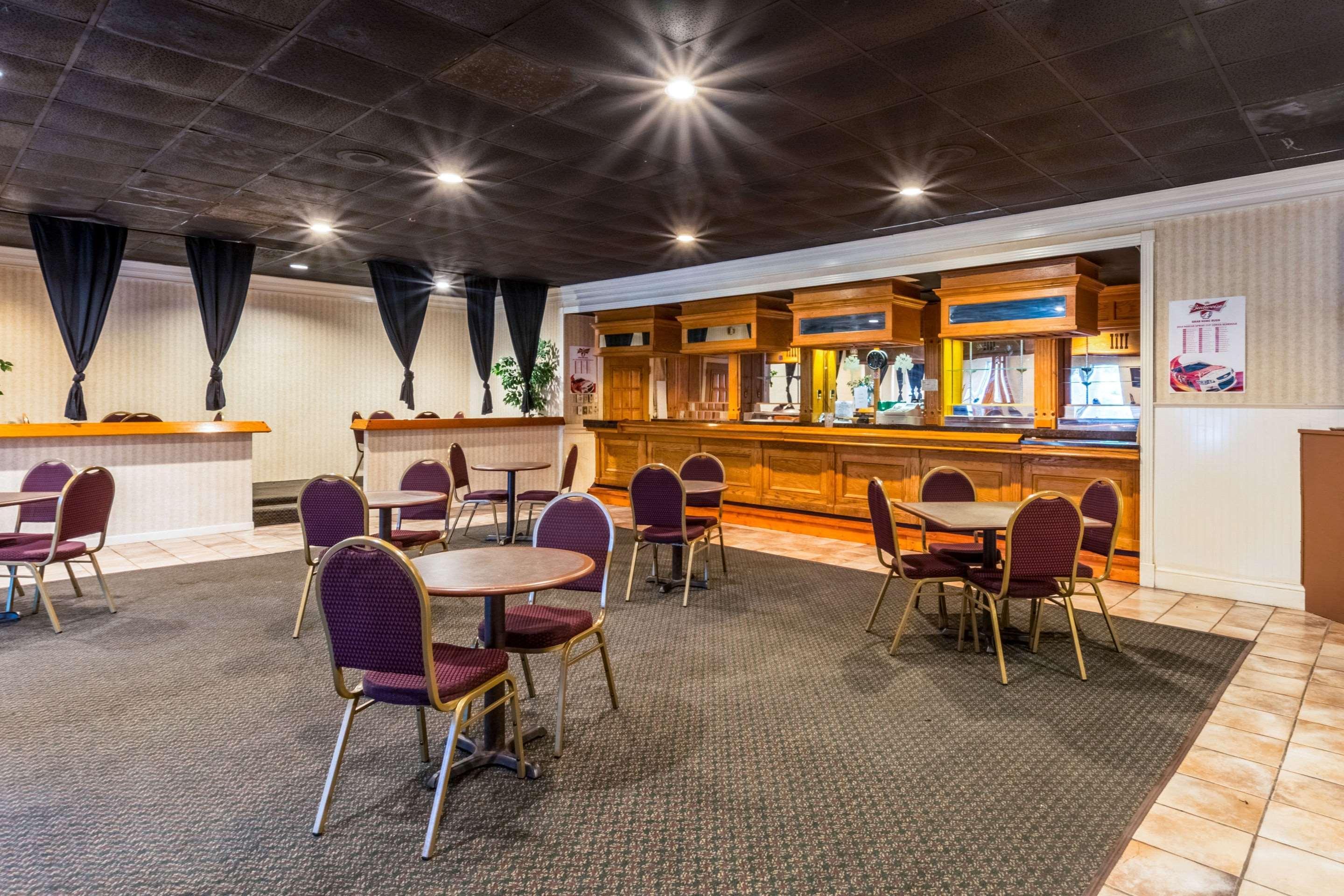 Orangeburg Inn & Suites ภายนอก รูปภาพ